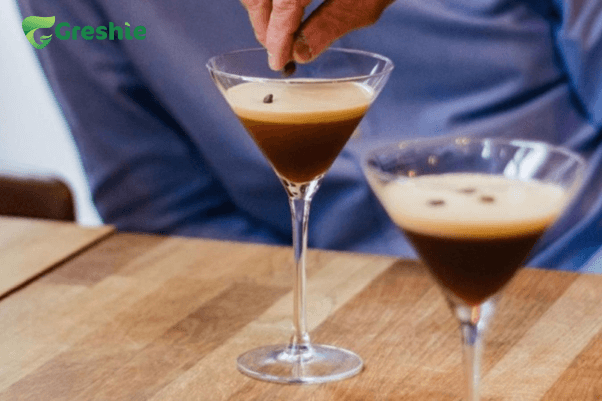 Caffeine va do uong co con