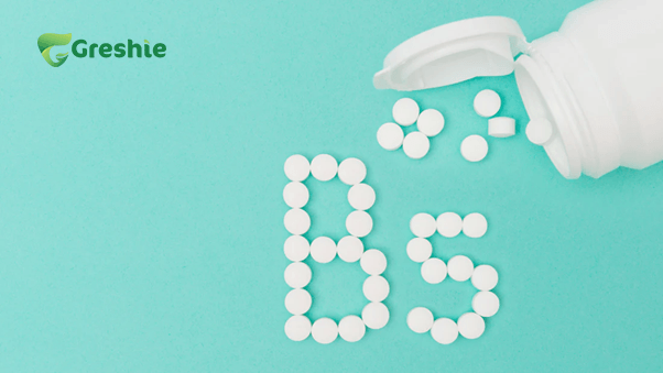 Co nen dung vien uong Vitamin B5 hoa nuoc de dap mat