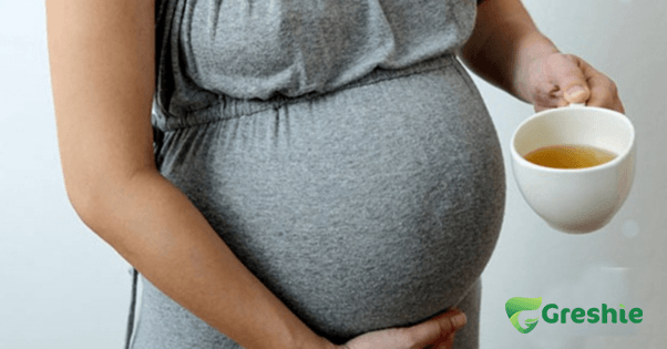 Uong du nuoc it nhat 2 3 lit moi ngay de ho tro co the tong hop collagen