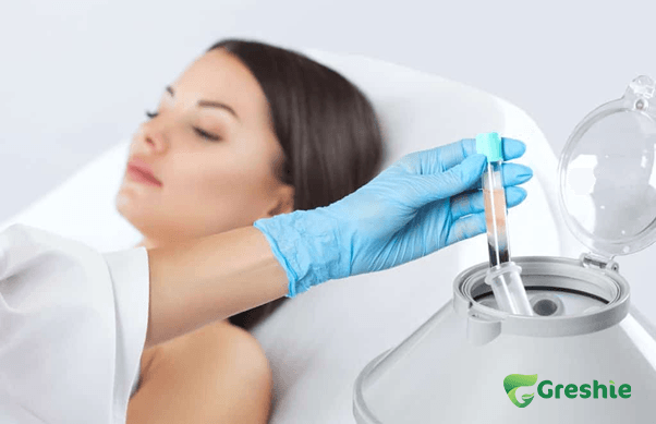 huyet tuong giau tieu cau tu mau cua chinh nguoi thuc hien tiem vao vung da can dieu tri de kich thich tai tao